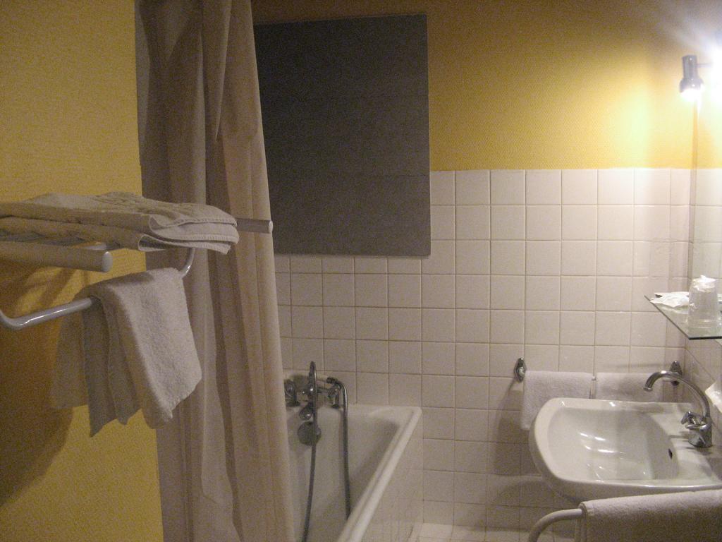 Servhotel Morestel Extérieur photo